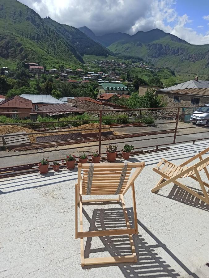 Guest House On V. Pshavela 50 Kazbegi Exterior photo