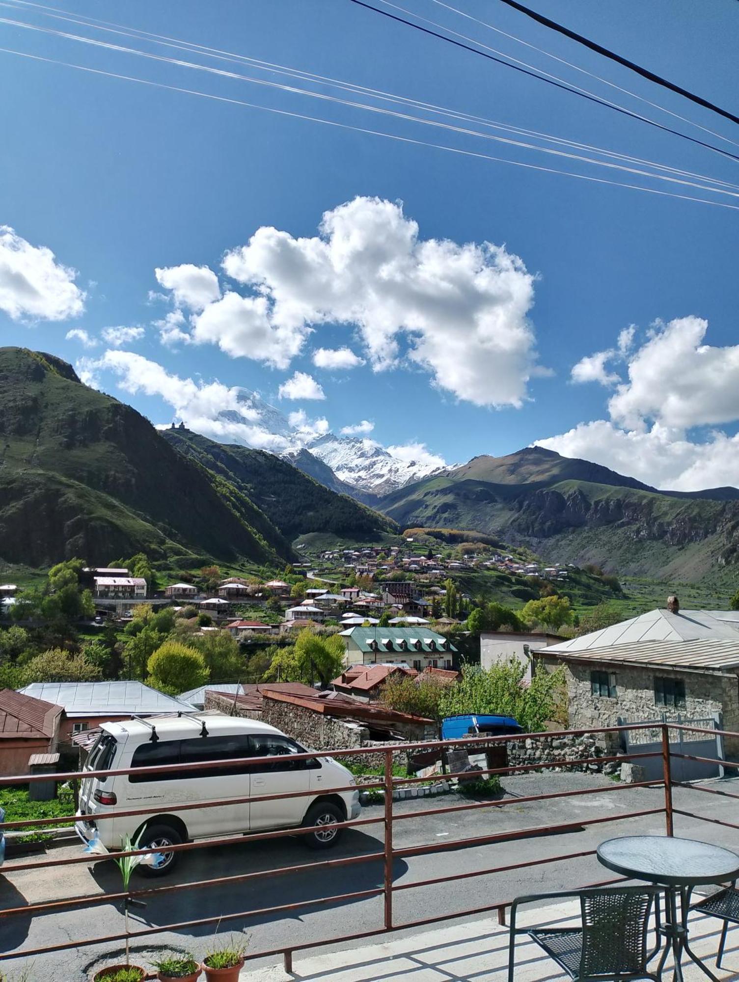 Guest House On V. Pshavela 50 Kazbegi Exterior photo