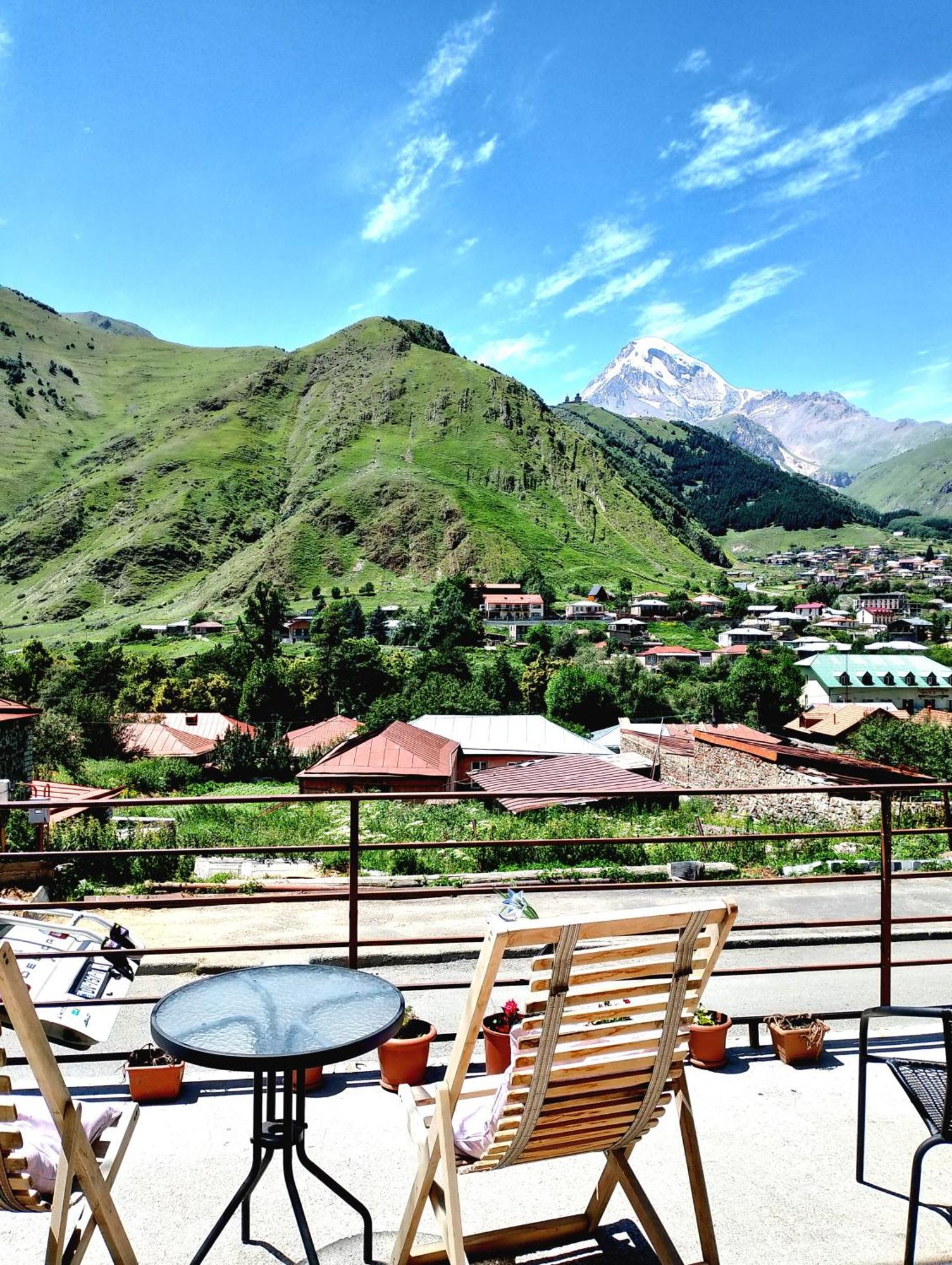 Guest House On V. Pshavela 50 Kazbegi Exterior photo
