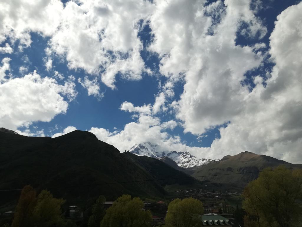 Guest House On V. Pshavela 50 Kazbegi Exterior photo